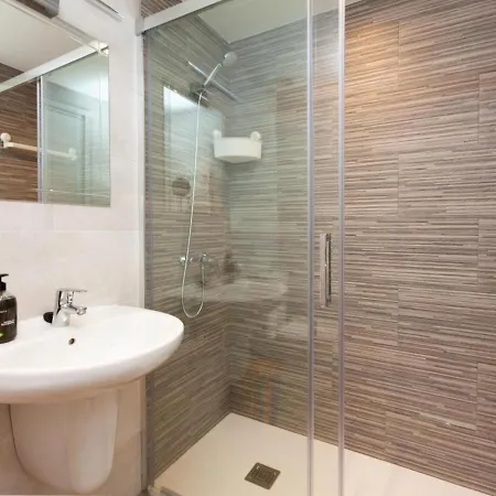 Lets Holidays Sea Views On The 3 شقة توسا ذي مار